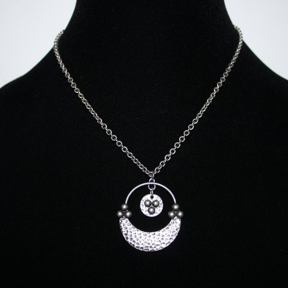 Beautiful hammered silver tone necklace